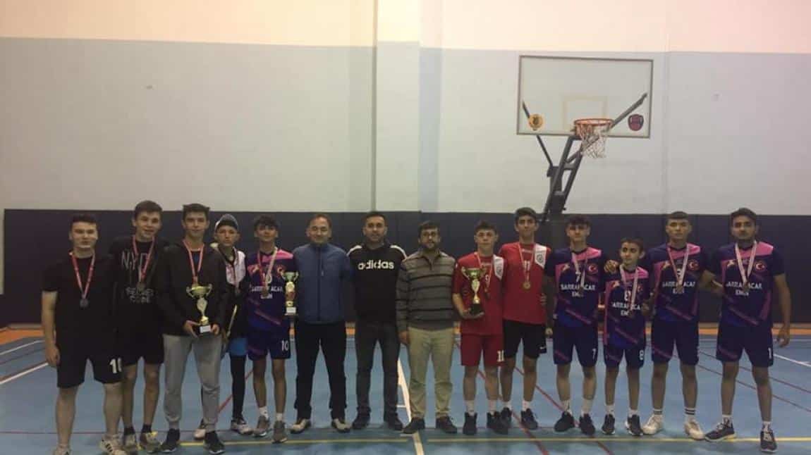 Bireysel Sporlar Kategorisinde Genç Erkekler Badminton Turnuvası